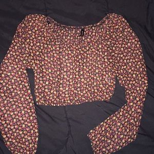 🌼🌸Long sleeve sheer crop top 🌼🌸